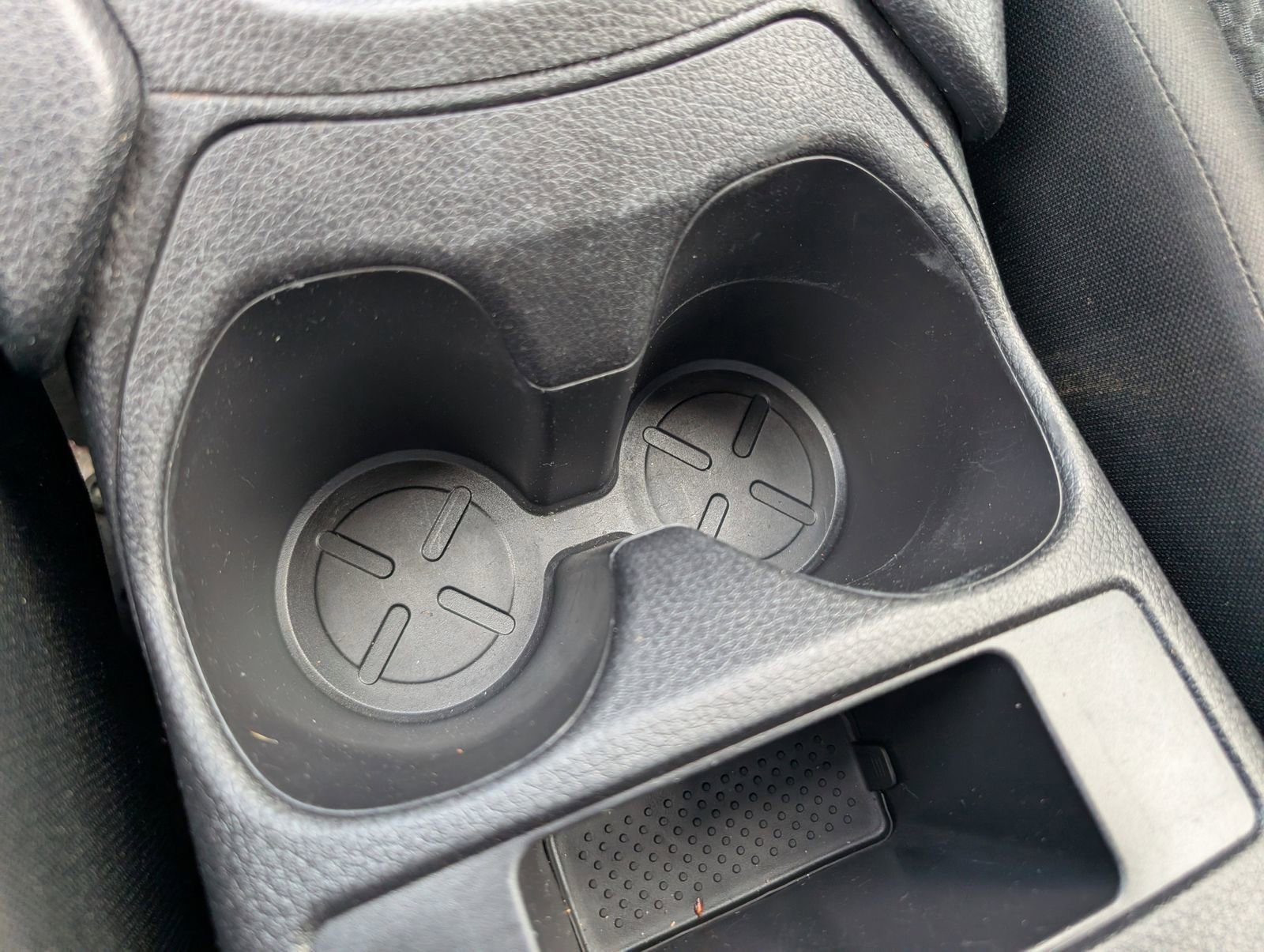 Used 2021 Nissan Rogue Sport S image 30