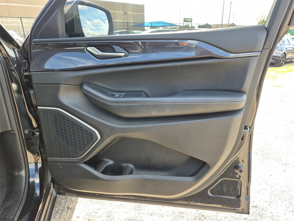 Used 2022 Jeep Grand Cherokee L Laredo w/ Luxury Tech Group I image 47