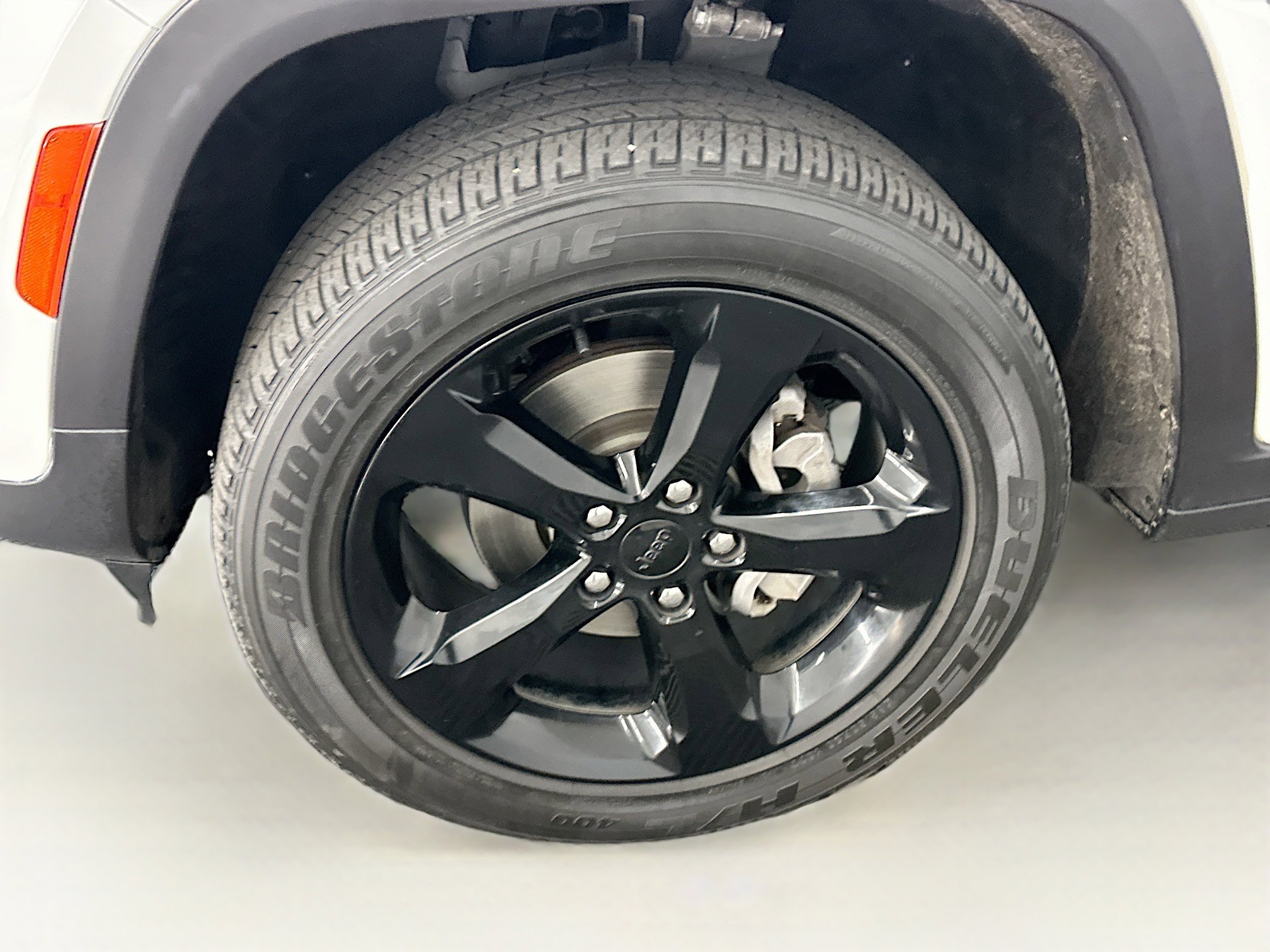 Used 2023 Jeep Grand Cherokee Altitude image 11