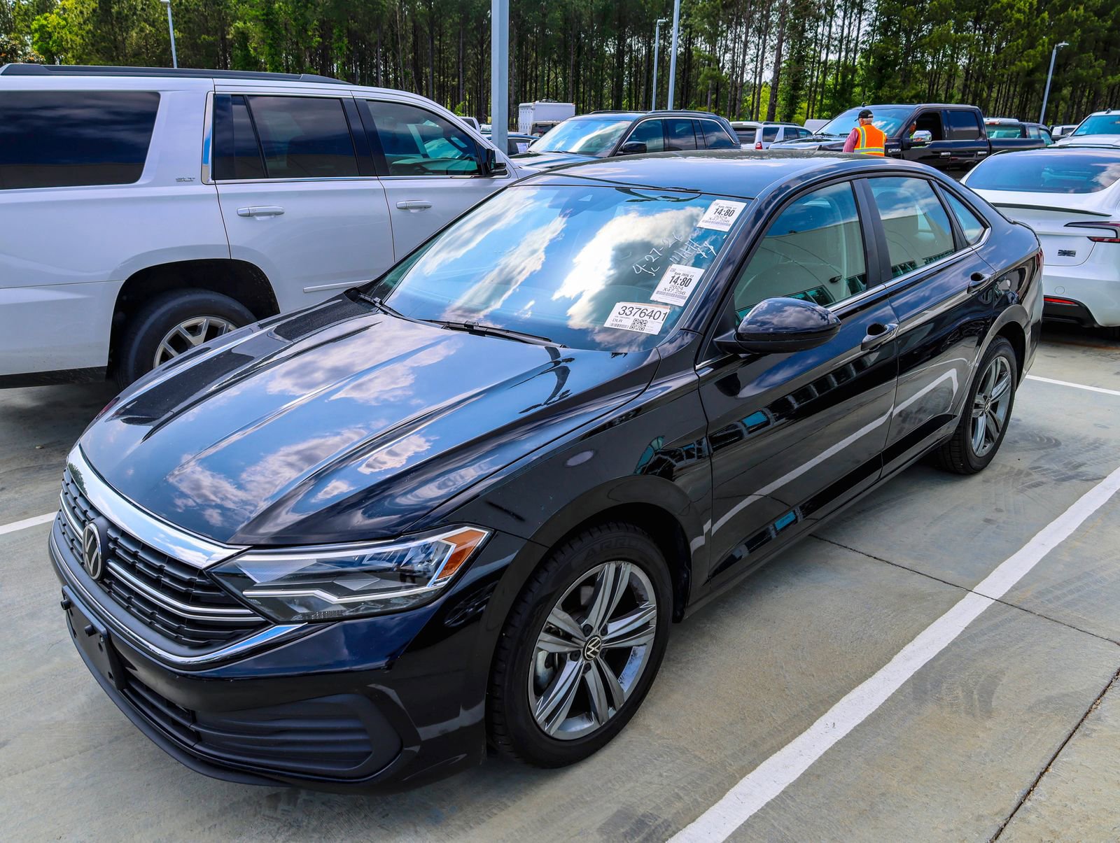 Used 2024 Volkswagen Jetta SE FWD image 1
