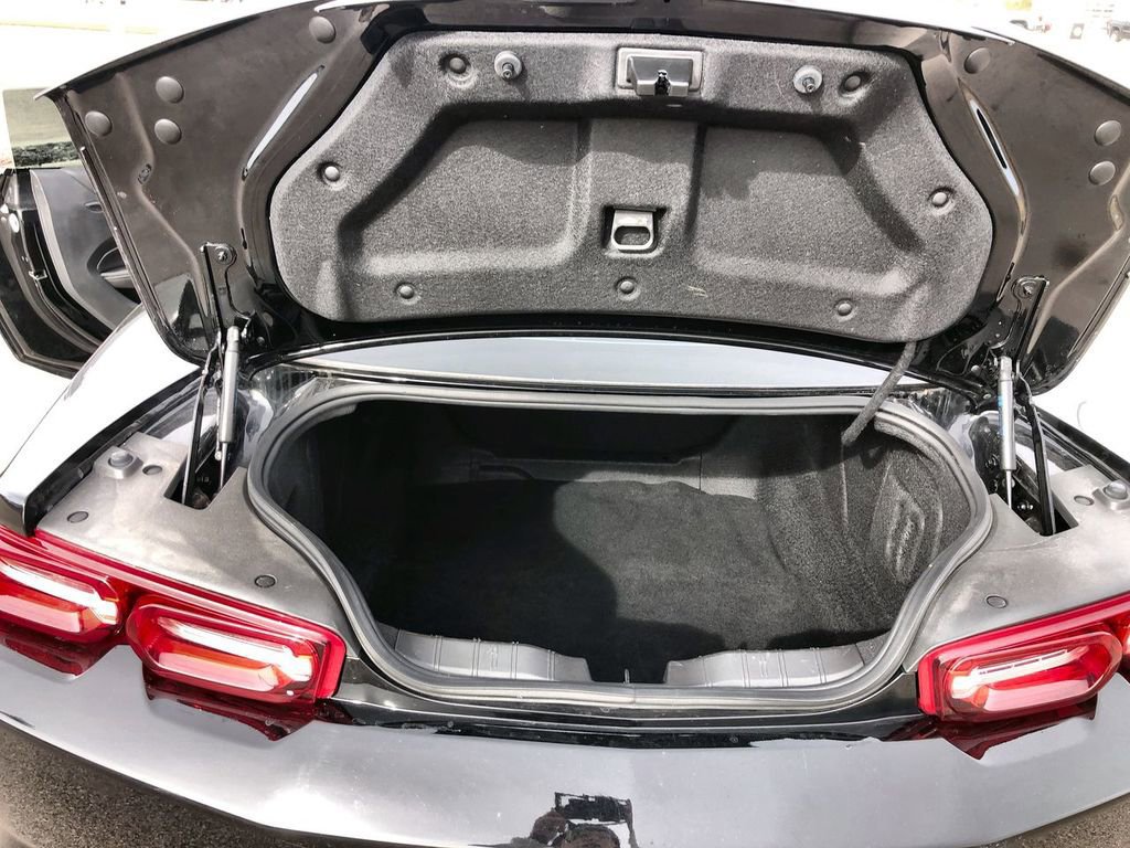 Used 2024 Chevrolet Camaro LT w/ Technology Package image 9