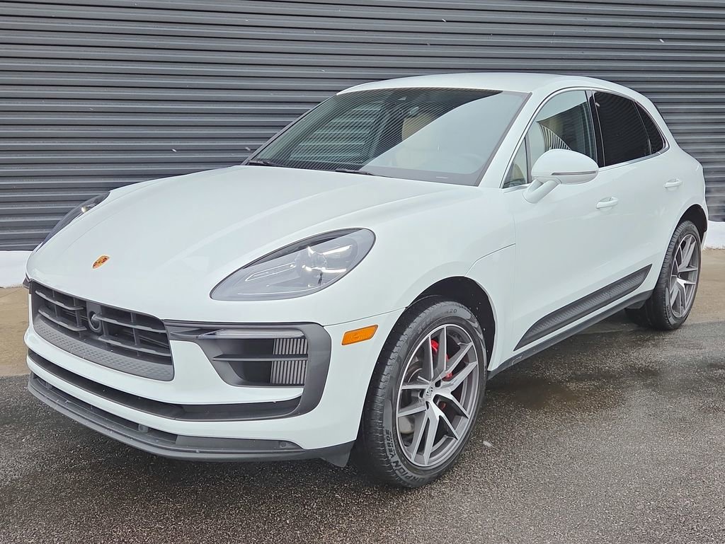 Certified 2023 Porsche Macan S image 1