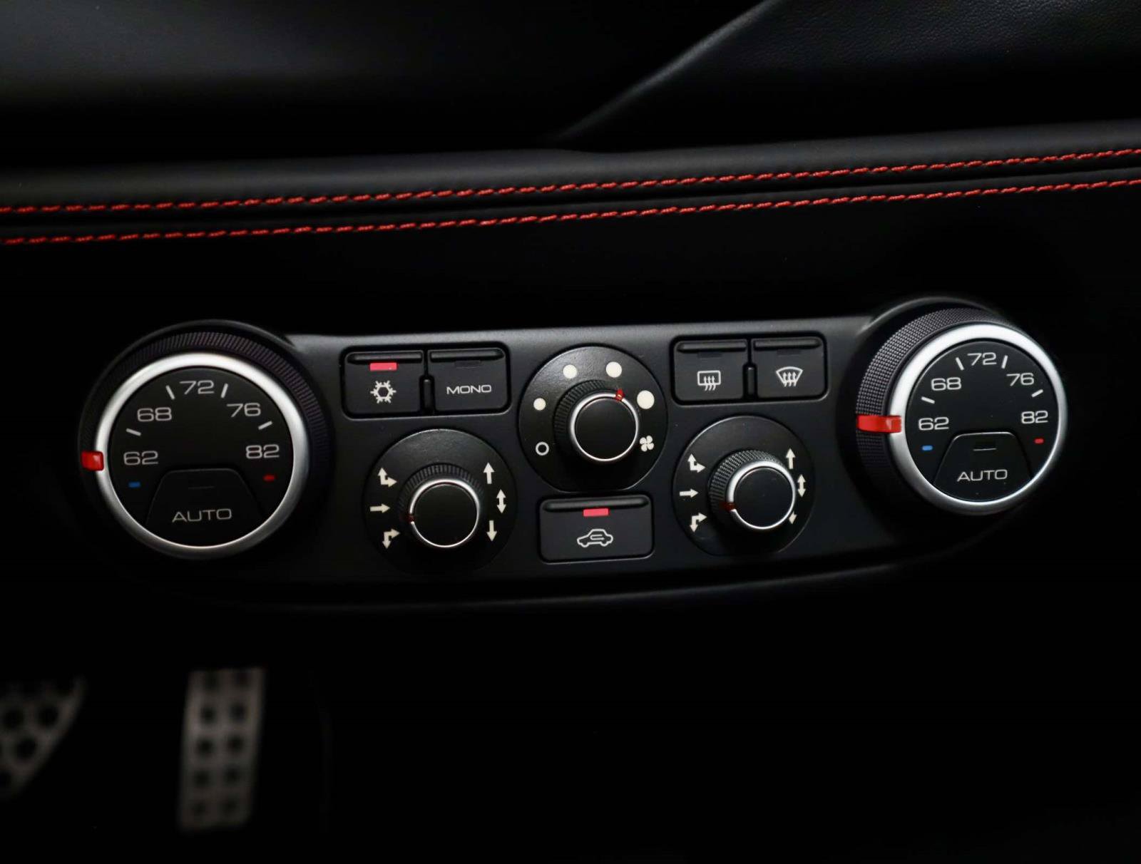 Used 2019 Ferrari 488 Spider RWD image 32
