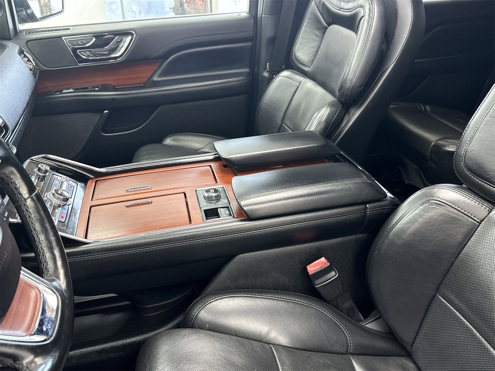 Used 2021 Lincoln Navigator L Reserve image 28