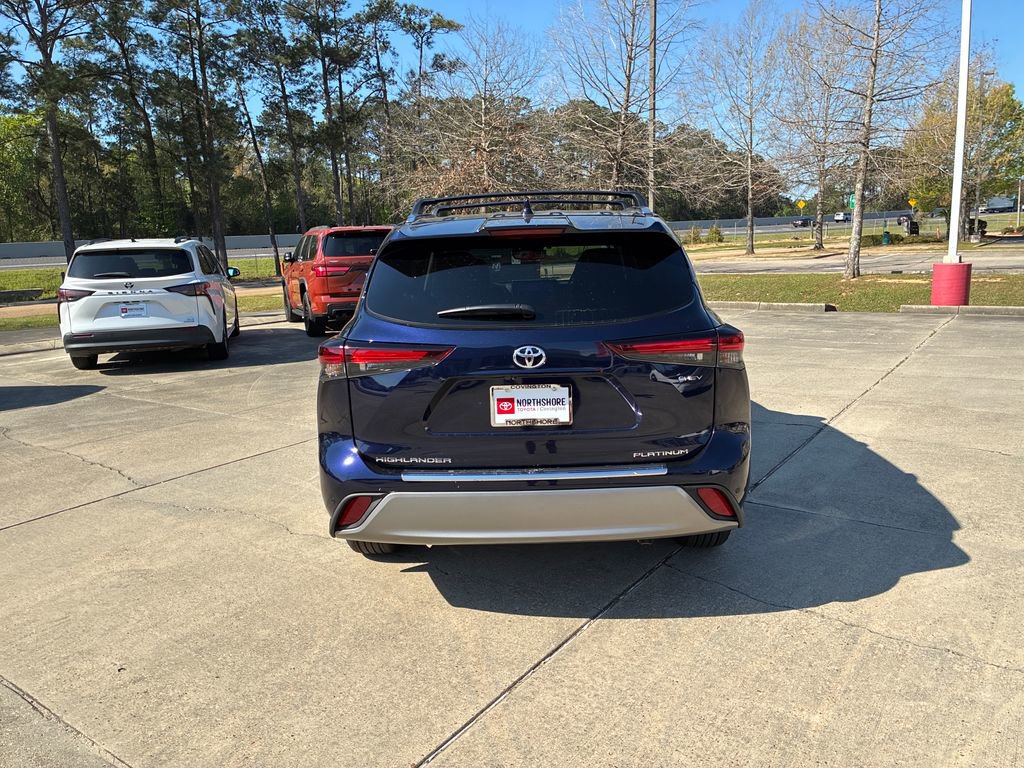 New 2026 Toyota Highlander Platinum image 5
