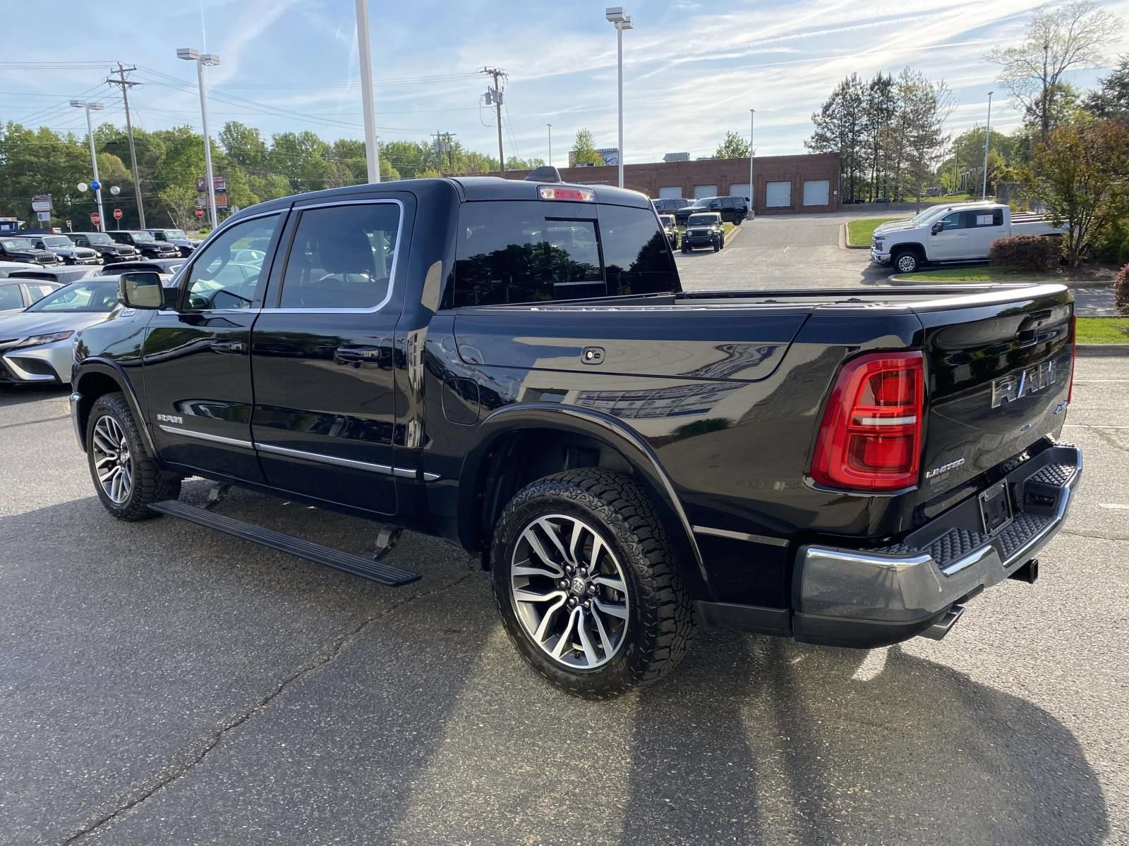 Used 2025 RAM 1500 Limited AWD/4WD image 5