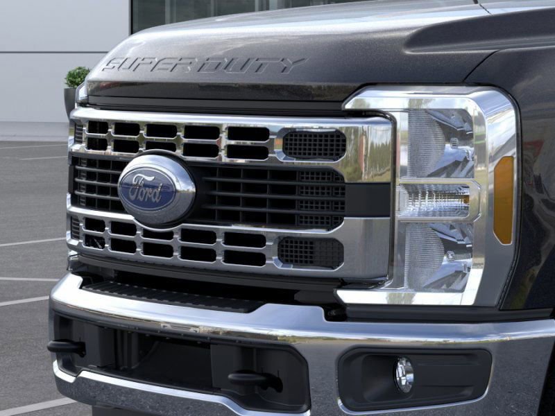New 2025 Ford F350 XLT image 18