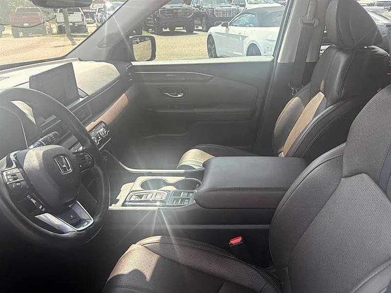 Used 2025 Honda Pilot Elite image 15