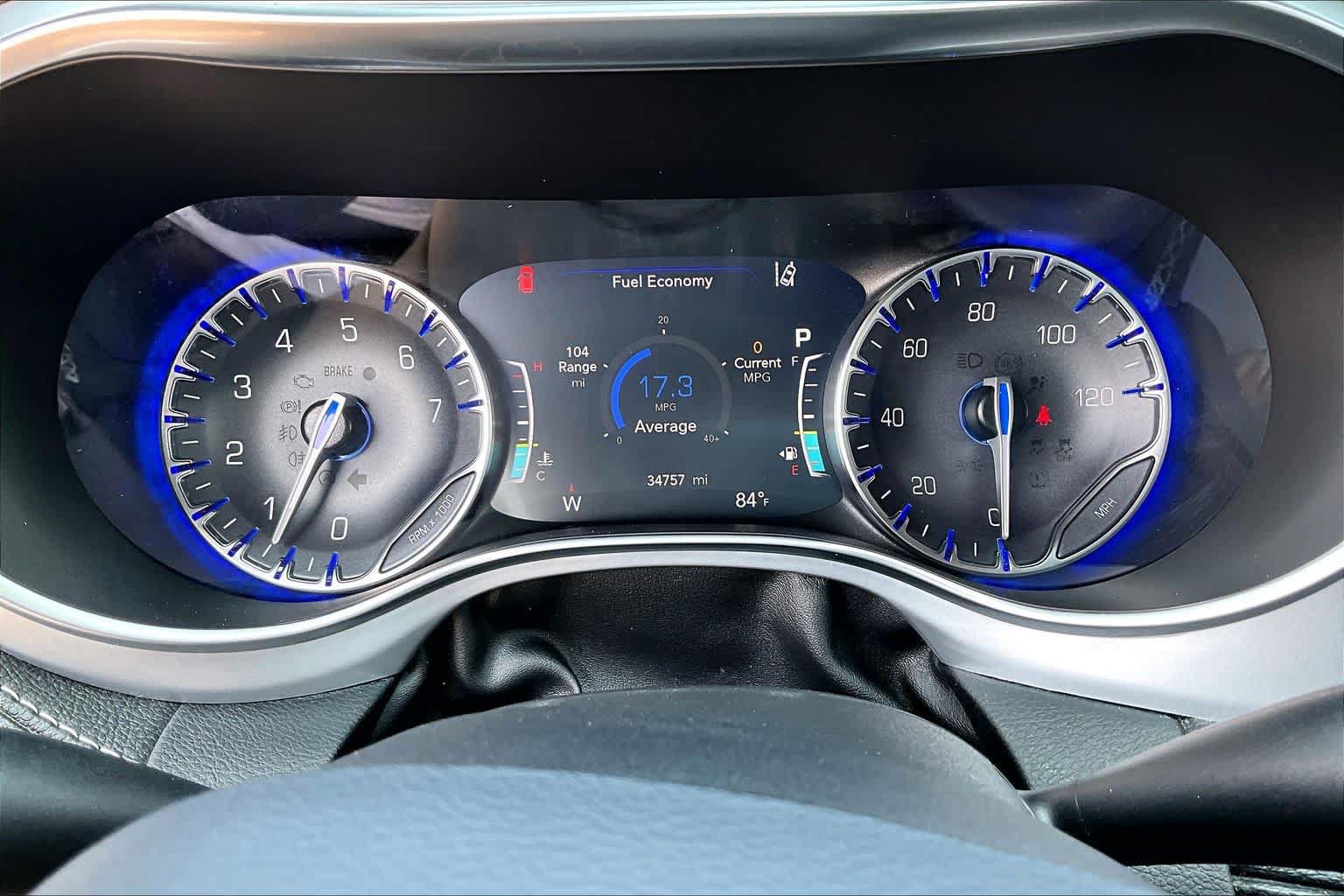 Used 2025 Chrysler Pacifica Limited FWD image 23