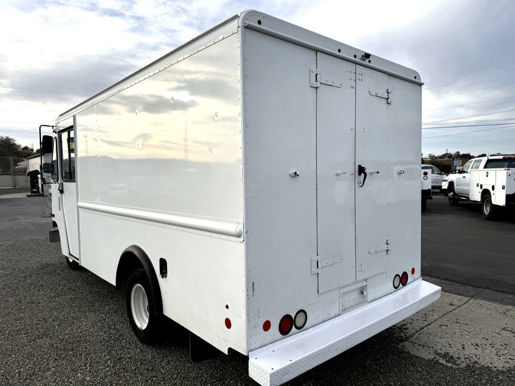 Used 2017 Ford E-350 and Econoline 350 Super Duty w/ A/C Prep Package image 8