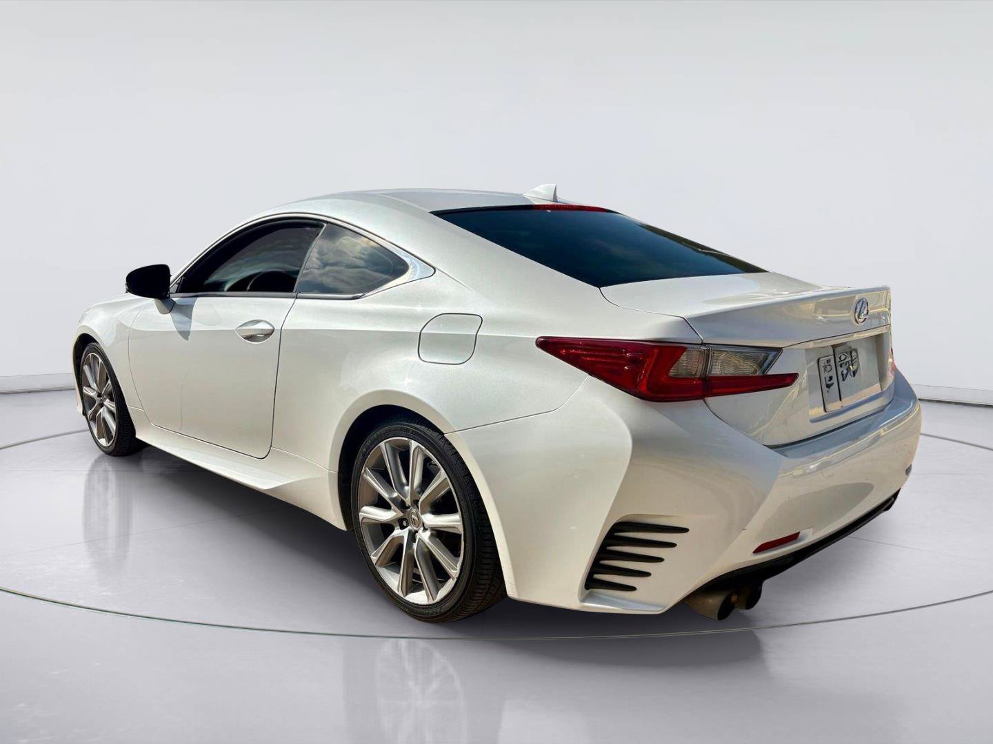 Used 2016 Lexus RC 200t w/ Premium Package RWD image 3