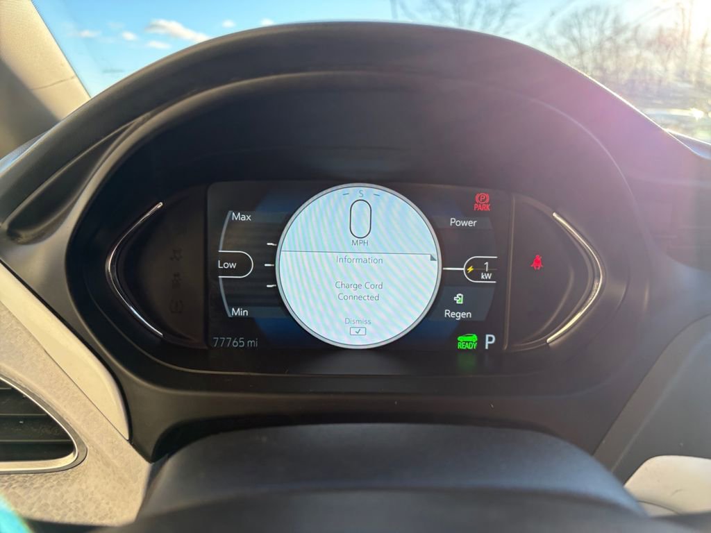 Used 2018 Chevrolet Bolt Premier w/ Driver Confidence II Package image 14