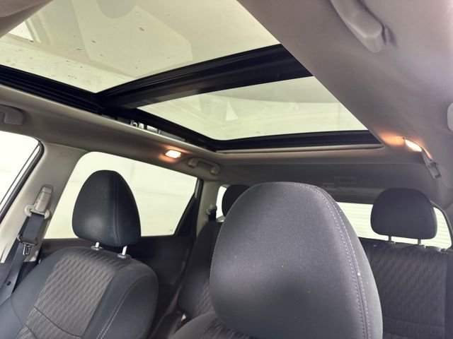 Used 2018 Nissan Rogue SV w/ Sun & Sound Touring Package image 12