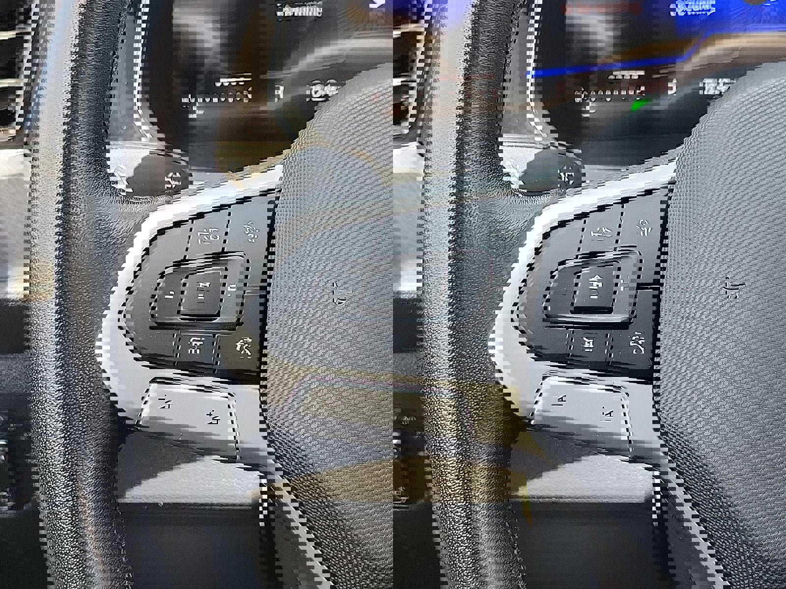 Used 2024 Volkswagen Jetta SE image 5