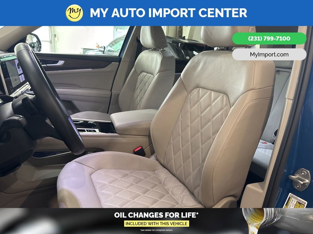 Used 2025 Volkswagen Atlas SEL Premium R-Line image 12