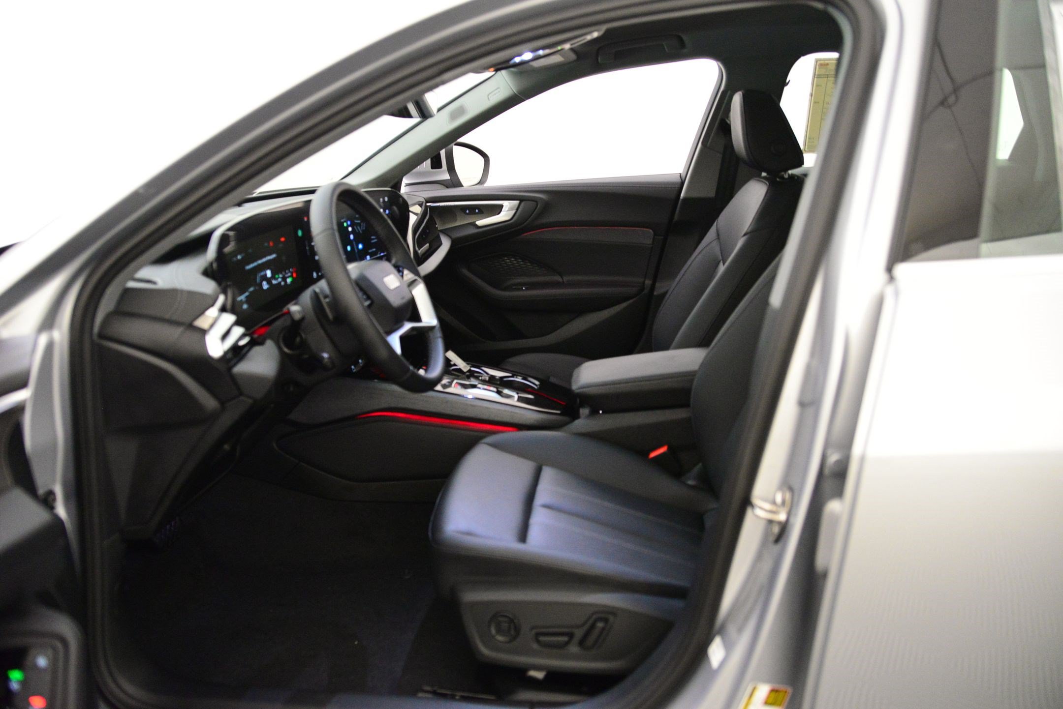 Used 2025 Audi A5 2.0T Premium Plus w/ Premium Plus AWD/4WD image 4