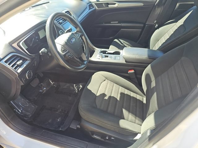 Used 2020 Ford Fusion SE FWD image 13