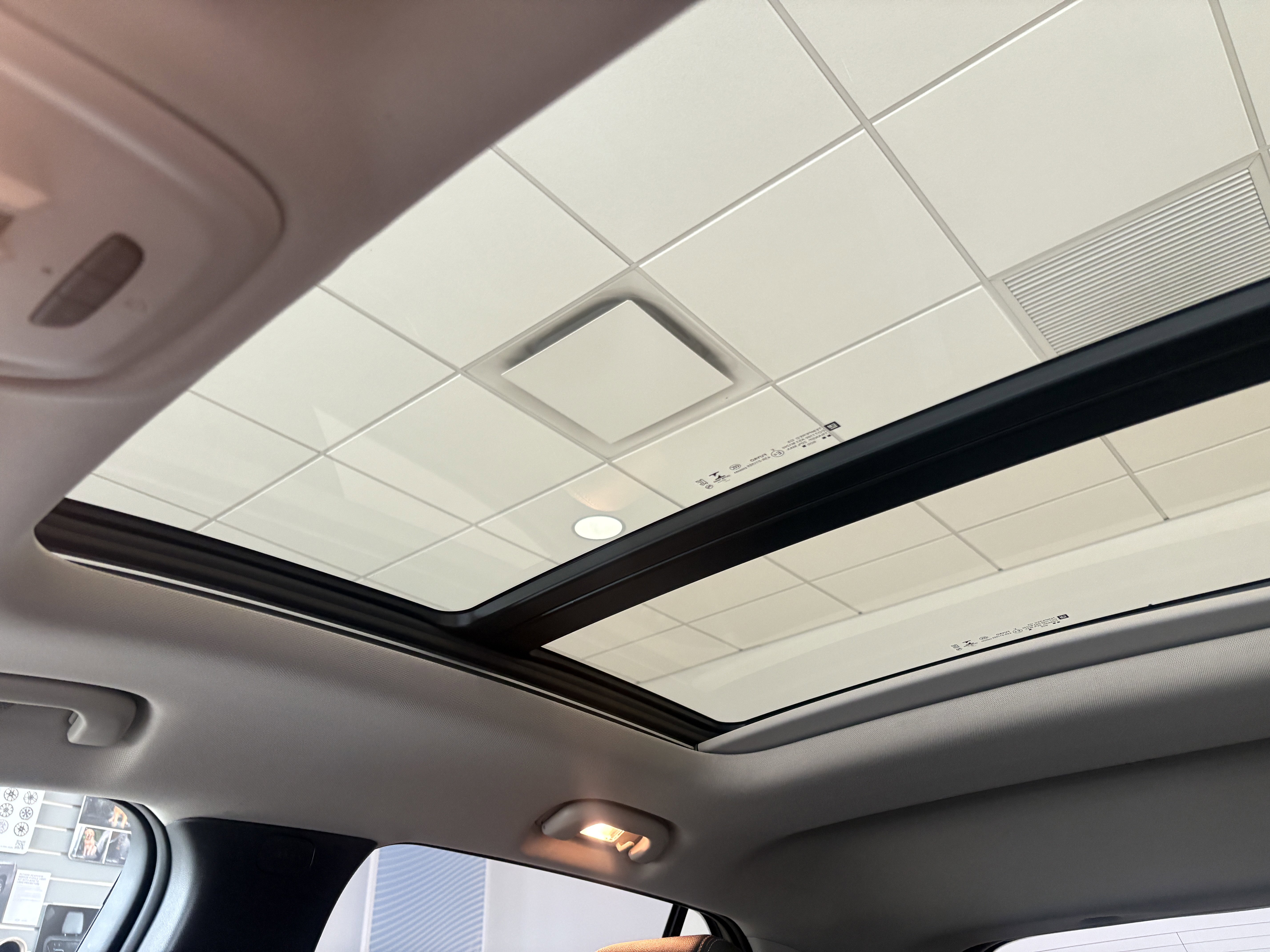 Used 2023 Buick Encore GX Essence w/ Experience Buick Package image 18