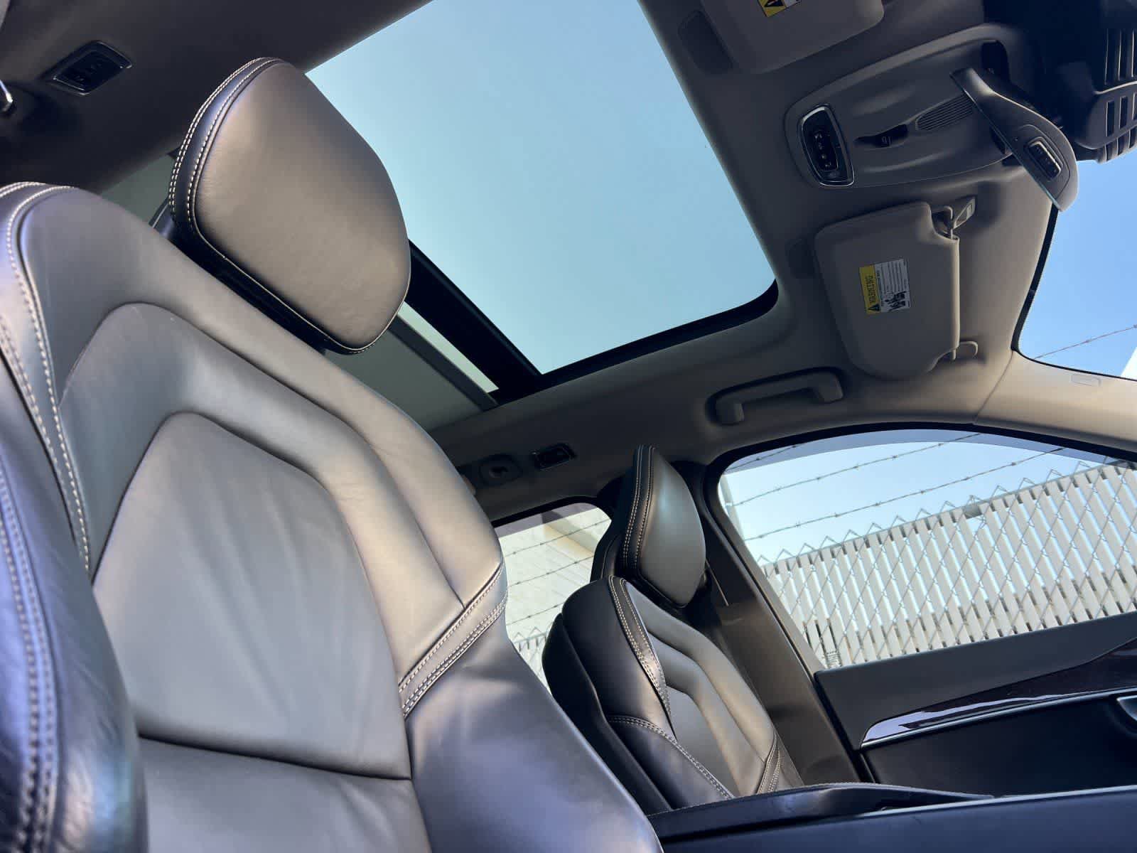 Used 2017 Volvo XC90 T6 Momentum w/ Vision Package image 19