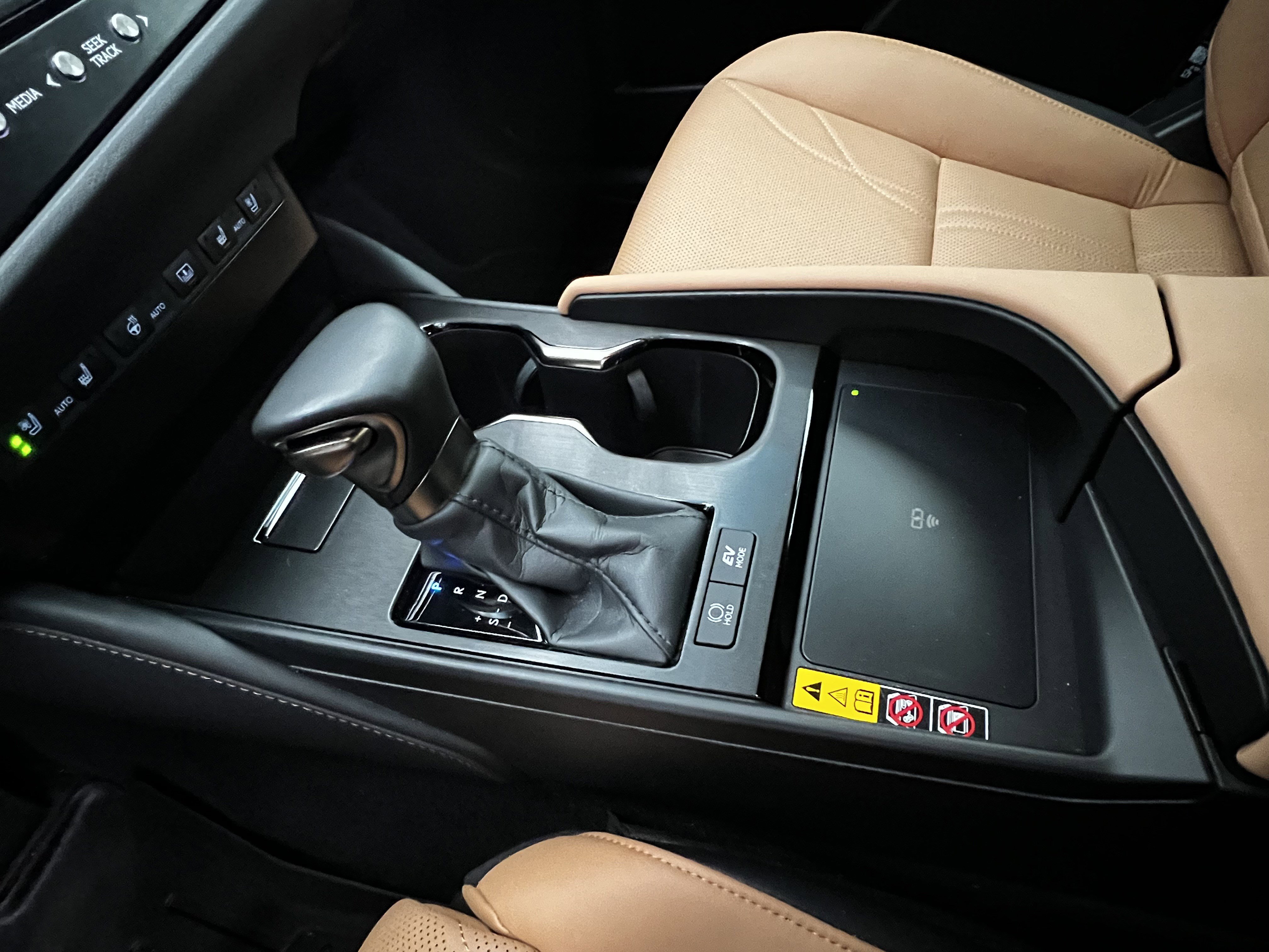 Used 2024 Lexus ES 300h Ultra Luxury image 28