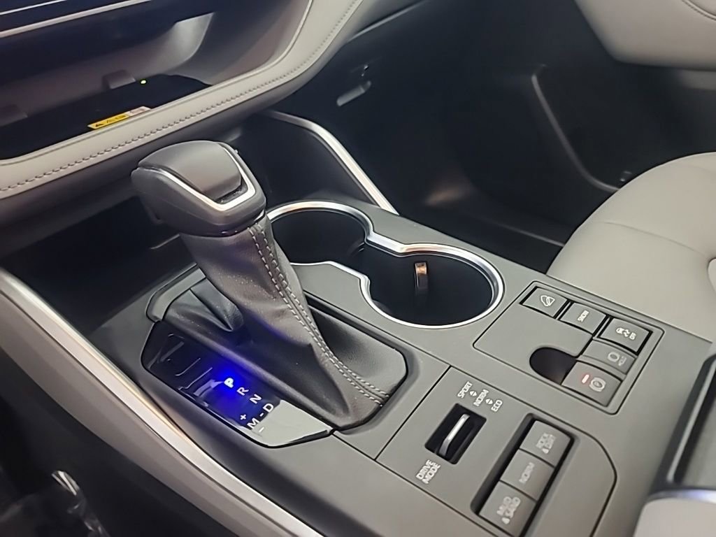 Used 2023 Toyota Highlander XLE image 40