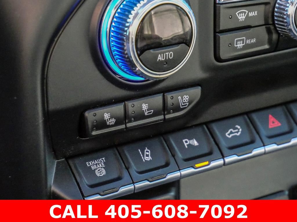 Used 2022 GMC Sierra 3500 Denali w/ Denali Ultimate Package AWD/4WD image 37