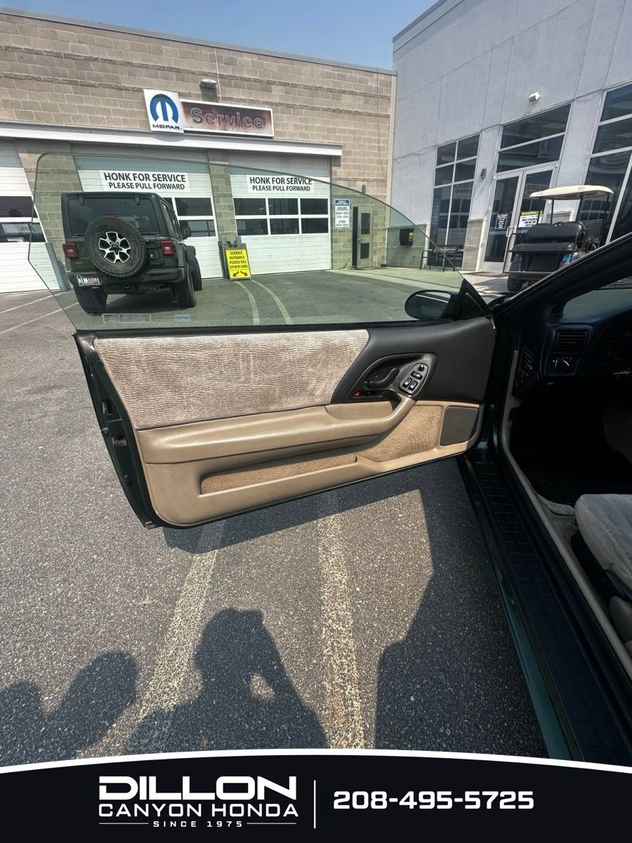 Used 1997 Chevrolet Camaro LT RWD image 12