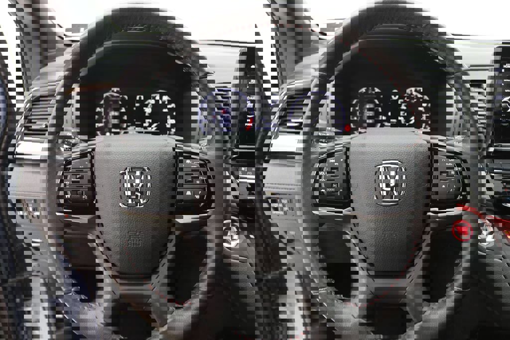 Used 2025 Honda Odyssey Sport-L image 17