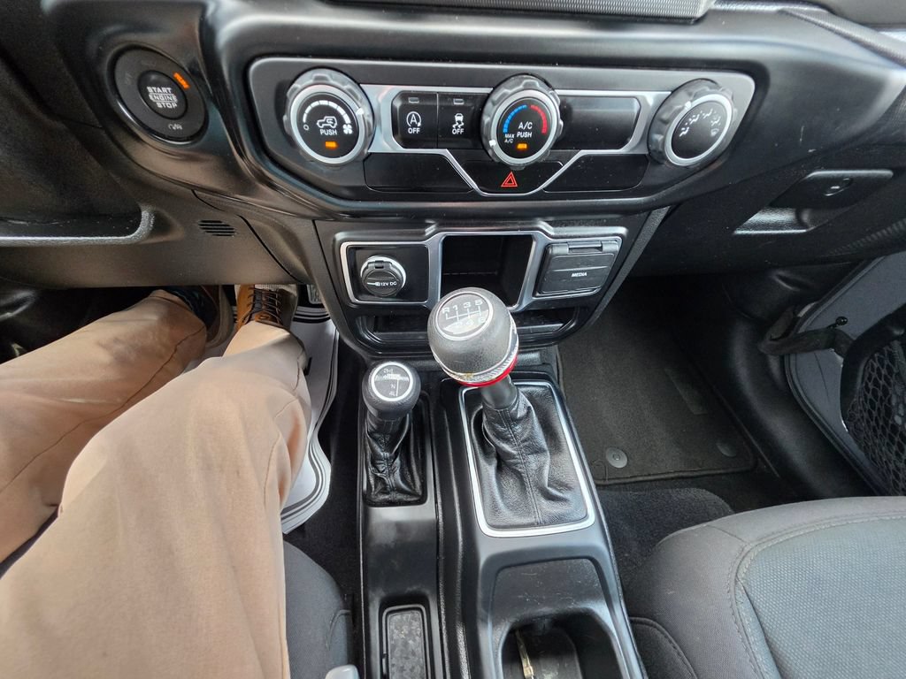 Used 2021 Jeep Gladiator Sport w/ Trailer Tow Package AWD/4WD image 20