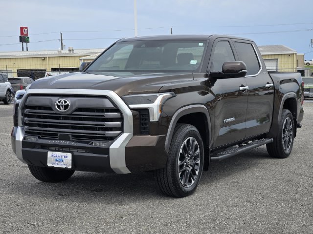 Used 2025 Toyota Tundra Limited w/ Power Package AWD/4WD image 3