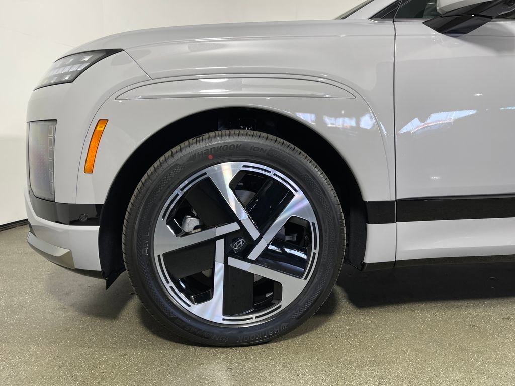 New 2026 Hyundai Ioniq 9 Calligraphy image 11