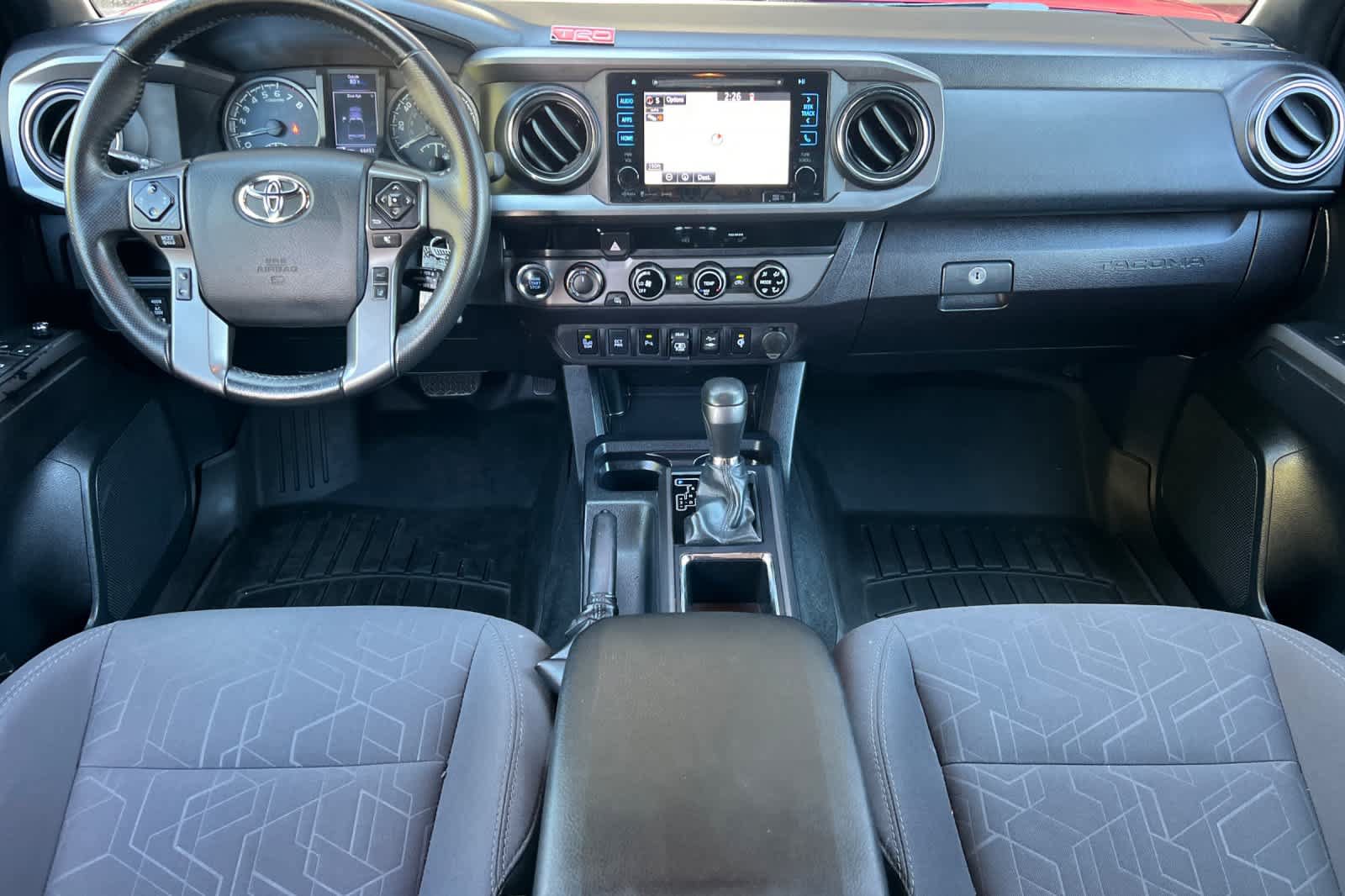 Used 2018 Toyota Tacoma TRD Off-Road w/ Technology Package AWD/4WD image 3