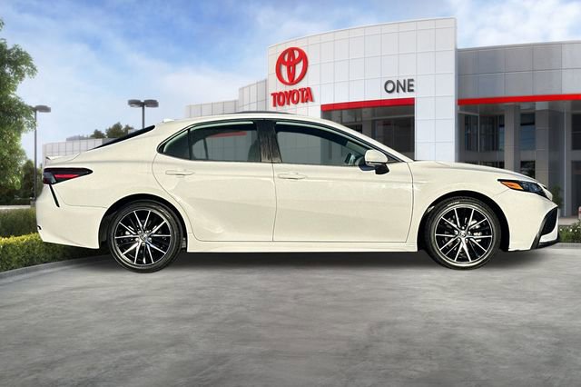 Certified 2023 Toyota Camry SE image 3