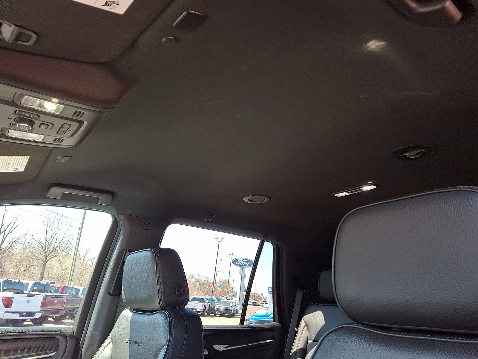 Used 2021 GMC Yukon Denali AWD/4WD image 21
