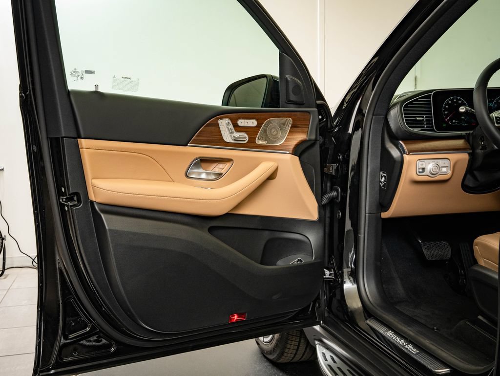 New 2026 Mercedes-Benz GLS 450 4MATIC image 28