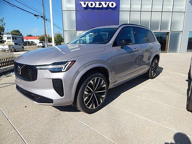 New 2026 Volvo XC90 B6 Ultra w/ Lounge Package image 3