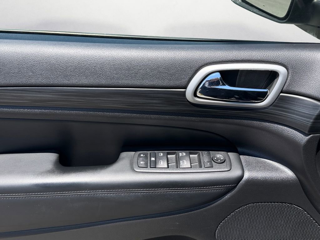 Used 2022 Jeep Grand Cherokee Laredo X RWD image 23