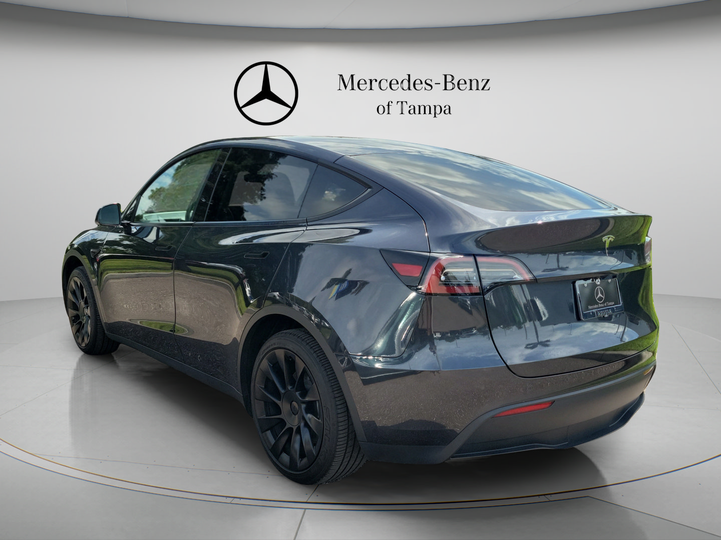 Used 2024 Tesla Model Y Long Range RWD image 4