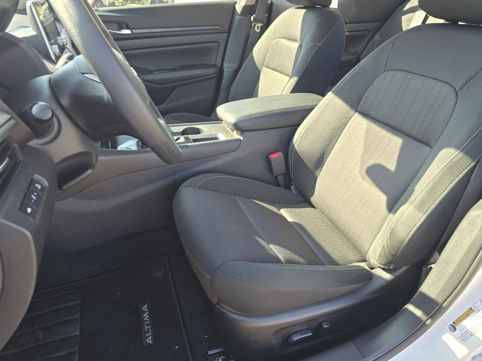 Used 2025 Nissan Altima 2.5 SV image 20