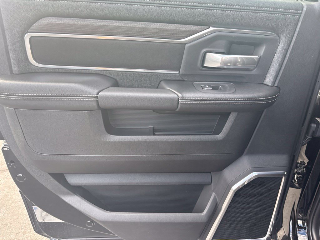New 2026 RAM 3500 Laramie AWD/4WD image 31
