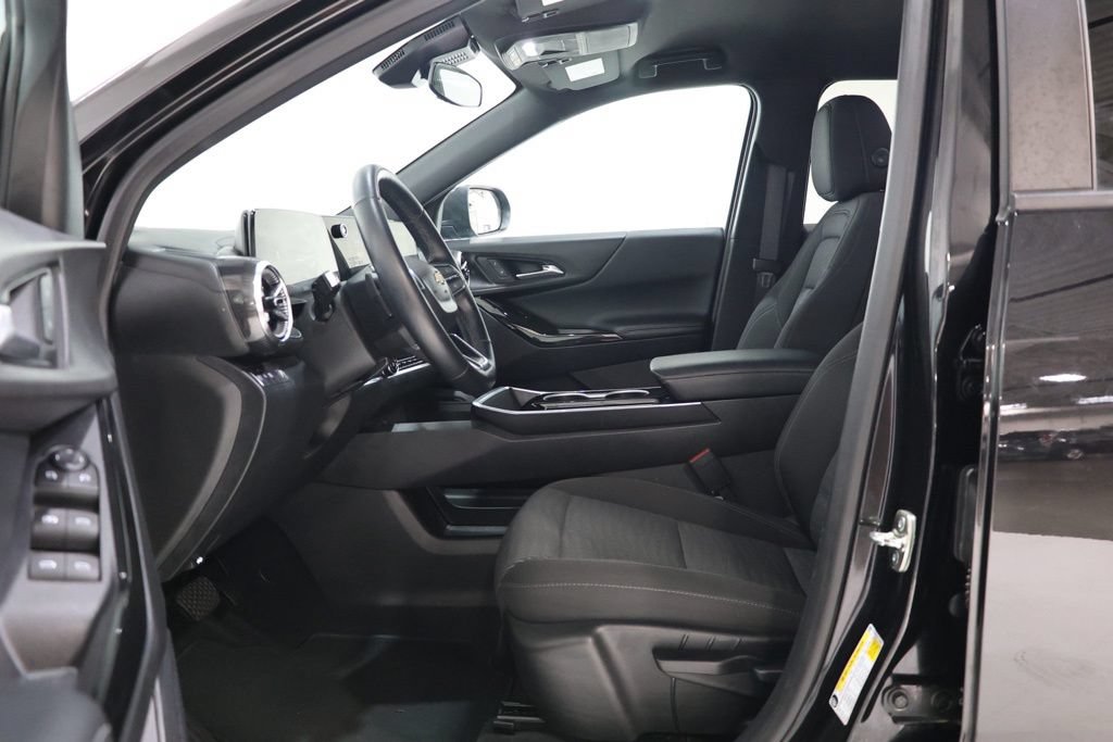 Used 2025 Chevrolet Equinox LT FWD image 15