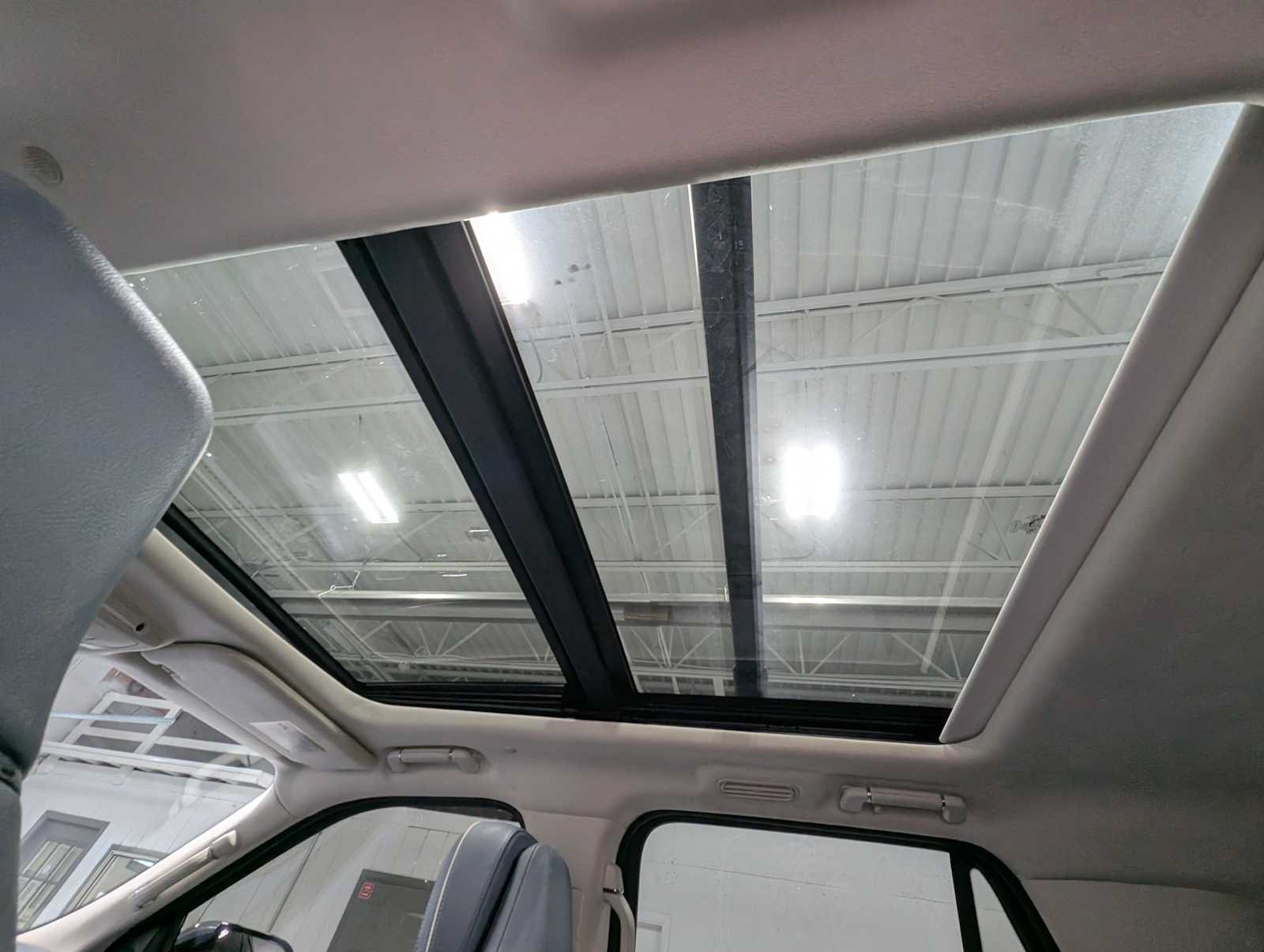 Used 2021 Lincoln Navigator L Black Label w/ Cargo Convenience Package AWD/4WD image 18