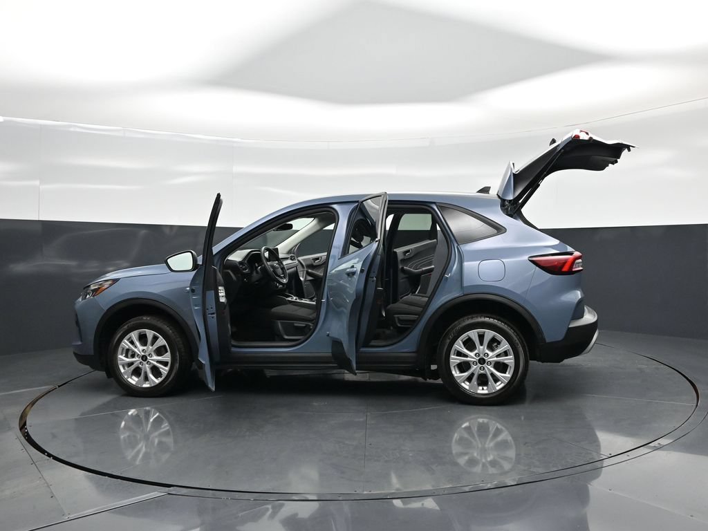Used 2025 Ford Escape Active AWD/4WD image 32