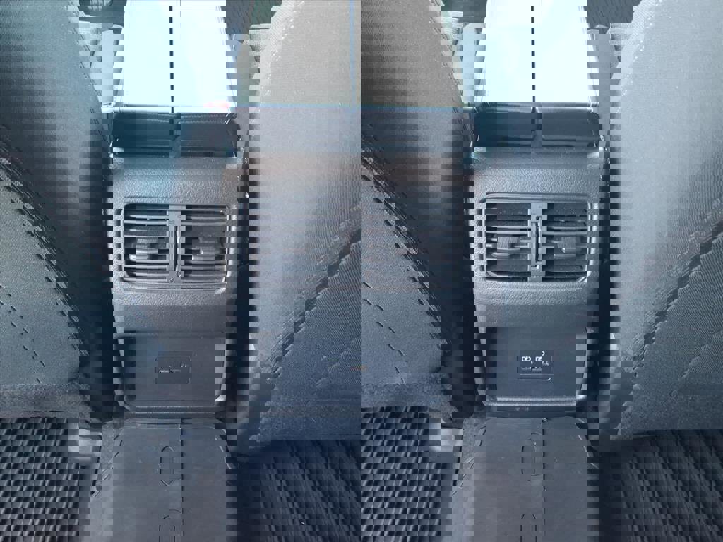 Used 2021 Nissan Rogue SV image 12