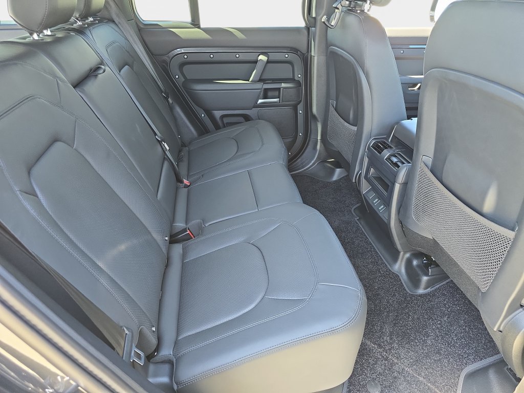 New 2026 Land Rover Defender 110 X-Dynamic SE AWD/4WD image 11