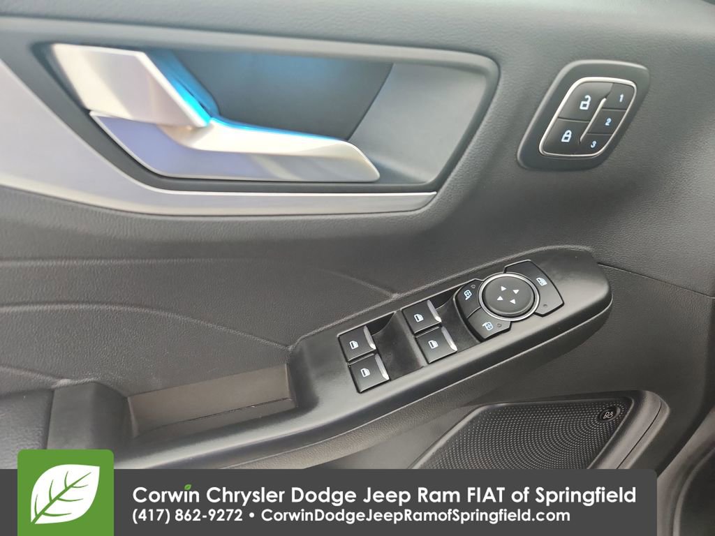 Used 2024 Ford Escape Platinum w/ Premium Technology Package image 13