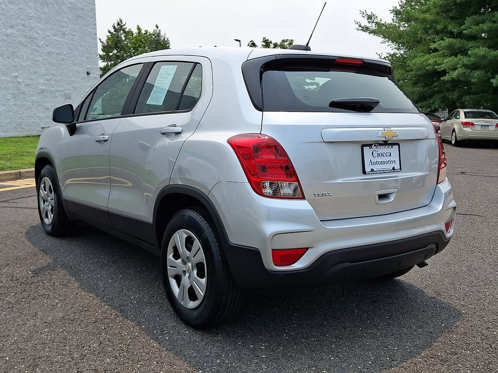 Used 2018 Chevrolet Trax LS FWD image 7