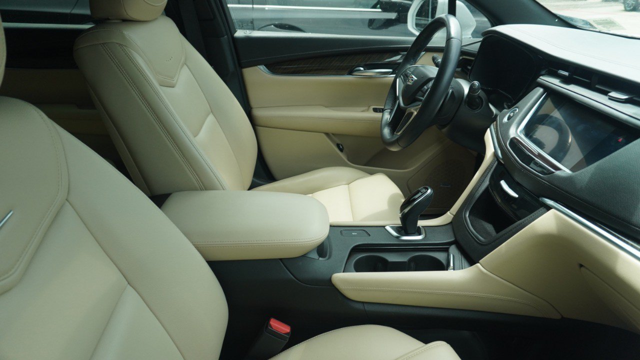 Used 2018 Cadillac XT5 FWD image 10