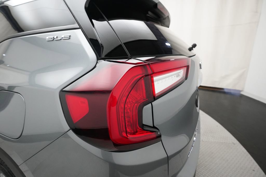 Used 2024 GMC Terrain SLE w/ Driver Convenience Package image 32