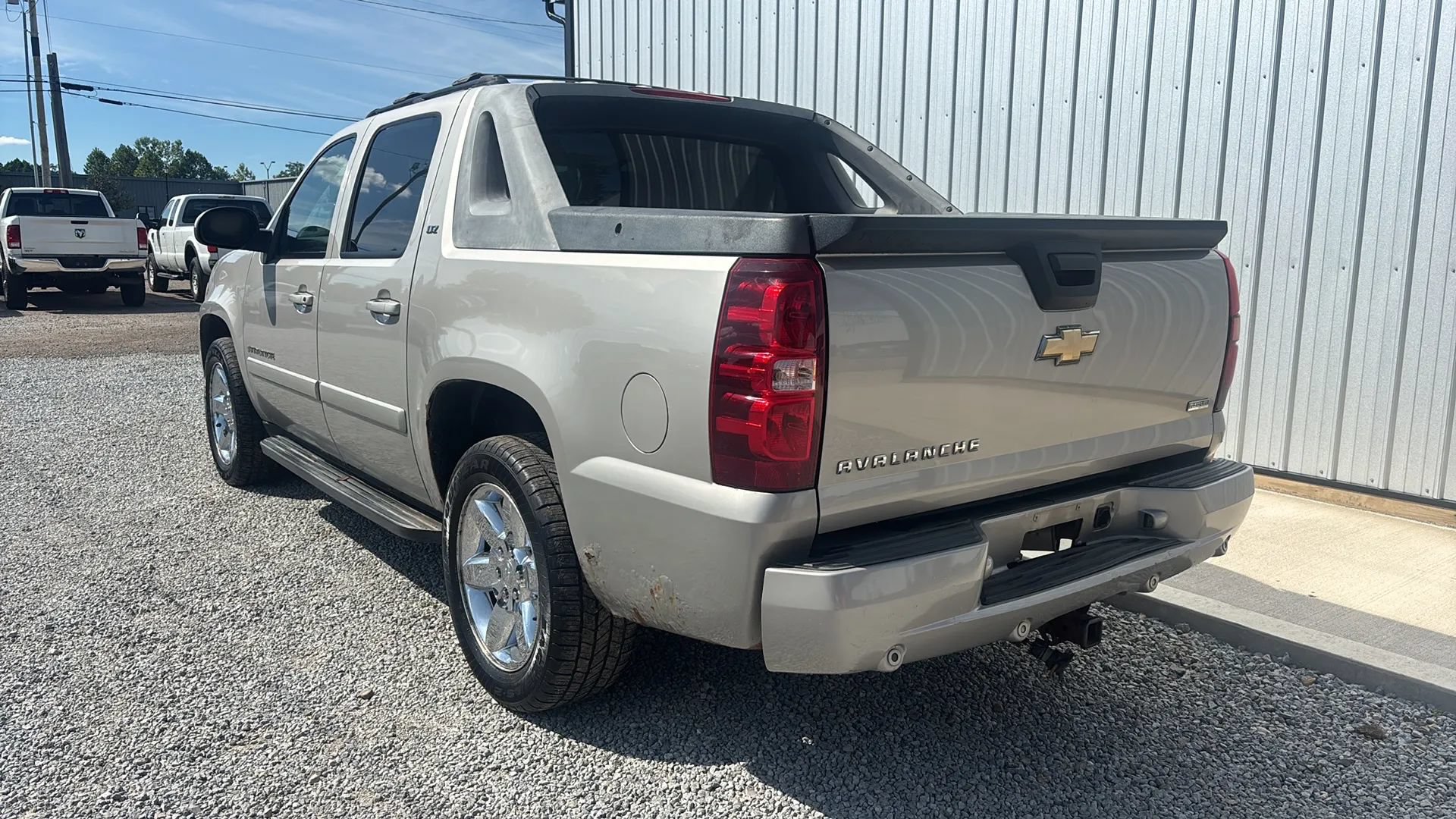 Used 2007 Chevrolet Avalanche LTZ w/ LTZ Preferred Equipment Group AWD/4WD image 3